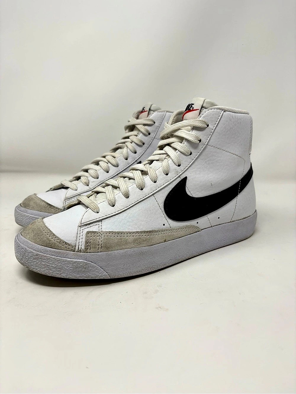 Nike Blazer Mid '77 Vintage High-Top Sneakers White & Black size Y7